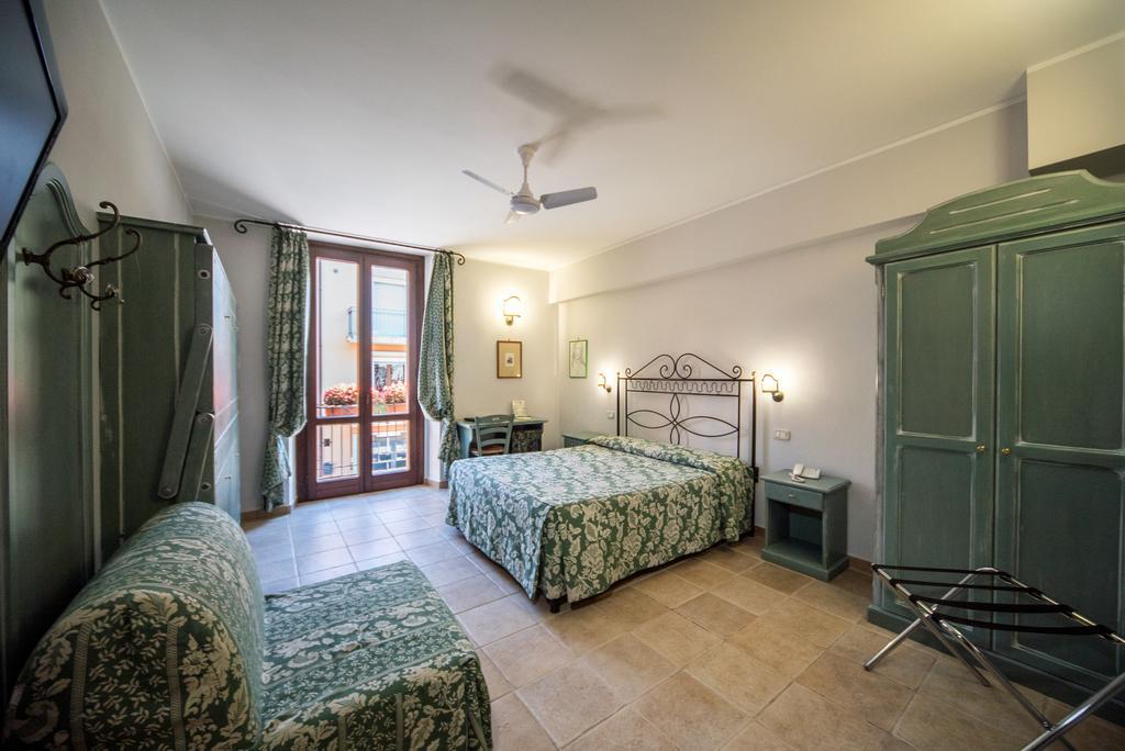 Hotel Il Tiglio (Adults Only) Кастель-ди-Сангро Экстерьер фото